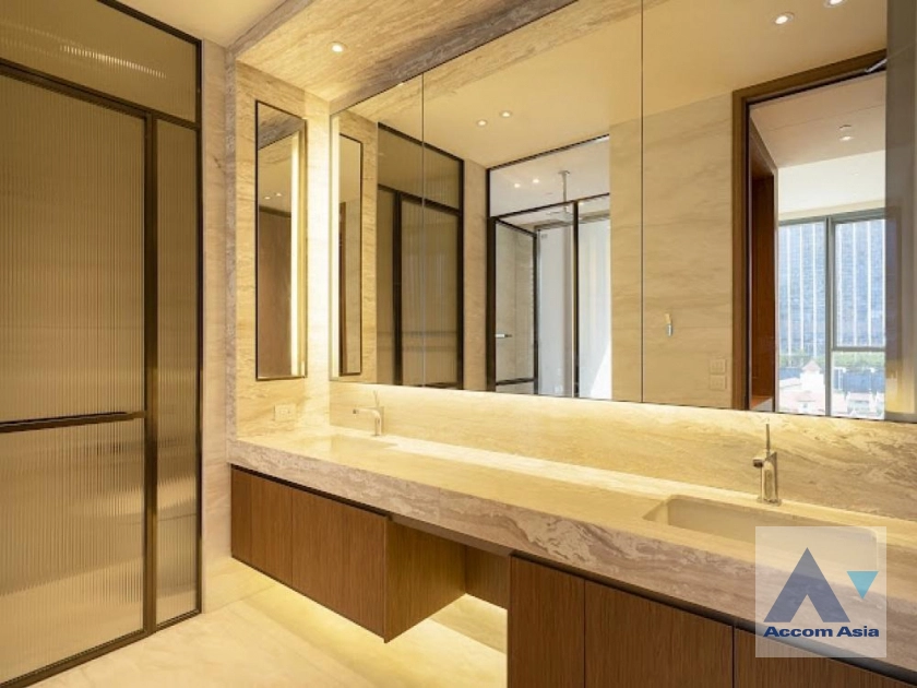 13  2 br Condominium For Sale in Ploenchit ,Bangkok BTS Chitlom at Scope Langsuan AA34397