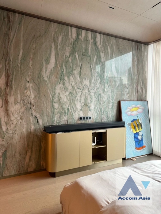 17  2 br Condominium For Sale in Ploenchit ,Bangkok BTS Chitlom at Scope Langsuan AA34397