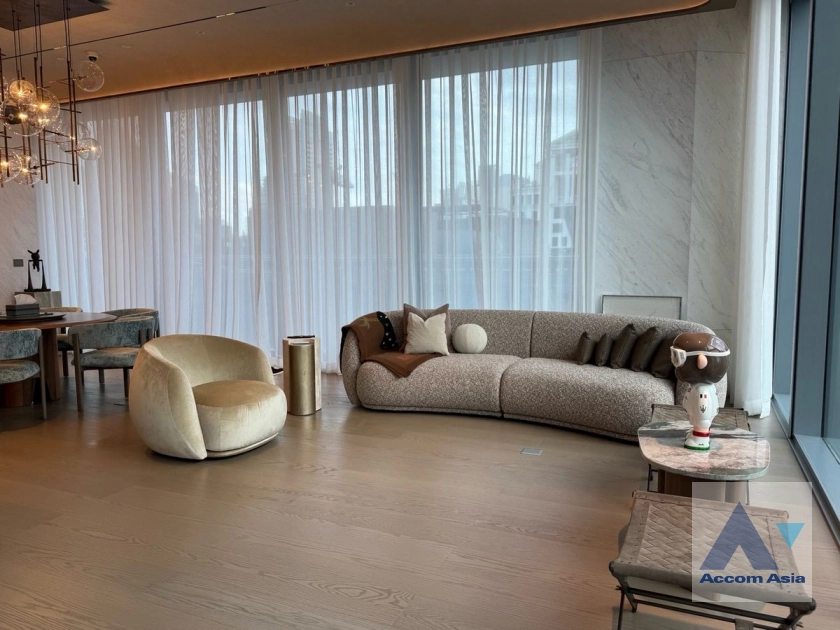 Fully Furnished, Super Luxury, Pet friendly | Scope Langsuan Condominium  2 Bedroom for Sale BTS Chitlom in Ploenchit Bangkok