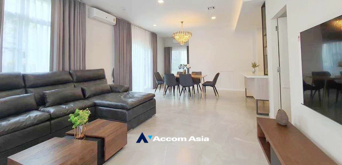  4 Bedrooms  House For Rent in Bangna, Bangkok  near BTS Udomsuk (AA34401)