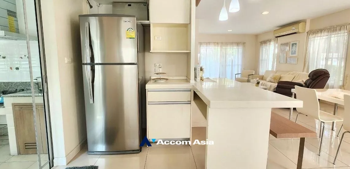 5  3 br House For Rent in pattanakarn ,Bangkok BTS On Nut AA34403