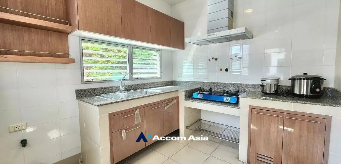 7  3 br House For Rent in pattanakarn ,Bangkok BTS On Nut AA34403
