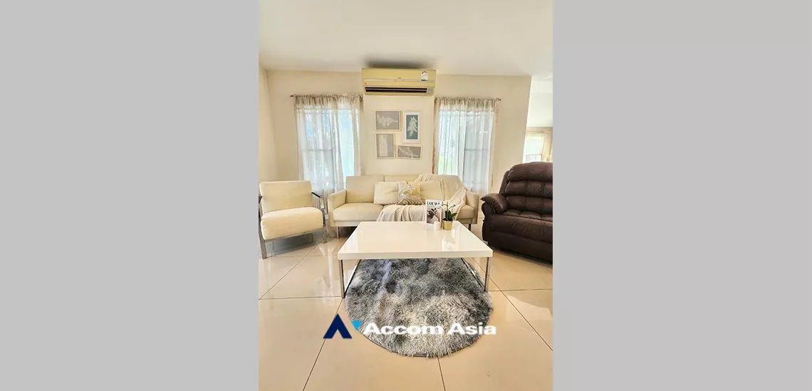  1  3 br House For Rent in pattanakarn ,Bangkok BTS On Nut AA34403