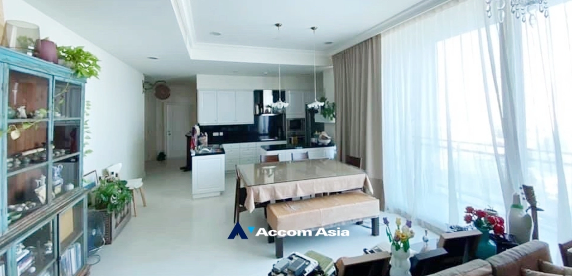 Royce Private Residences Condominium  2 Bedroom for Sale BTS Phrom Phong in Sukhumvit Bangkok