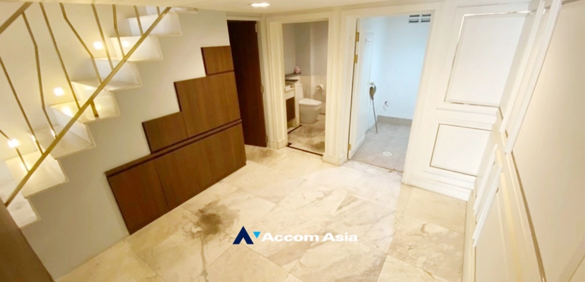 10  5 br Shophouse for rent and sale in Sukhumvit ,Bangkok BTS Ekkamai AA34414