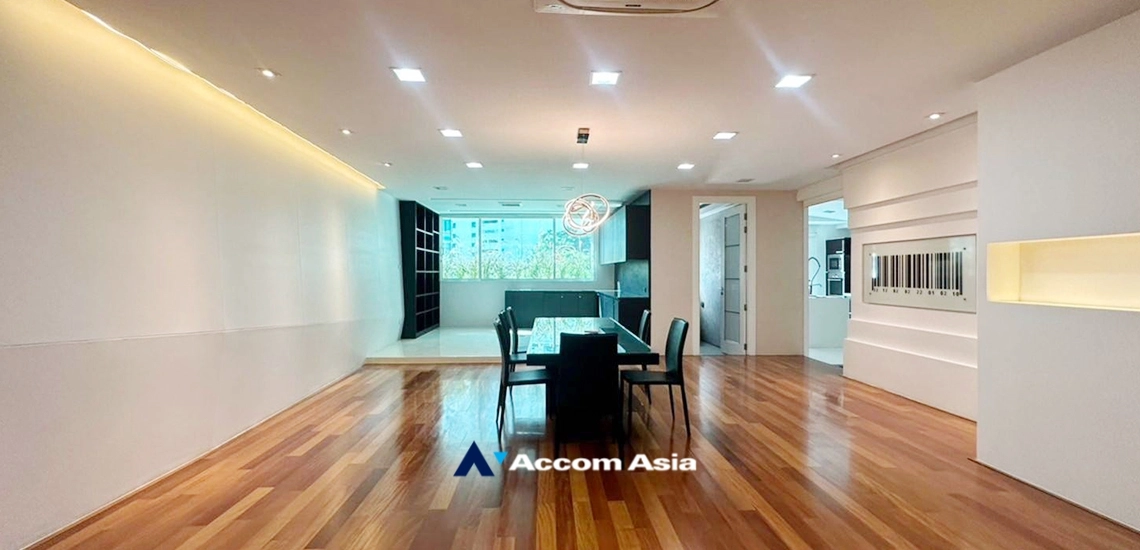unit 3 Bedrooms  Apartment For Rent & Sale in Sukhumvit, Bangkok  near BTS Asok (AA34435)