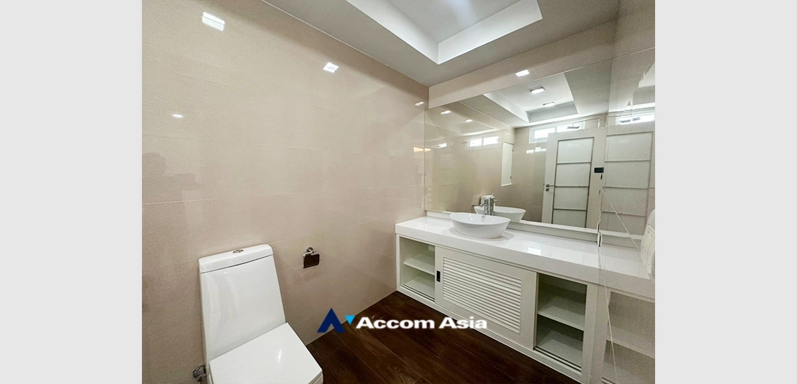 17  3 br Apartment for rent and sale in Sukhumvit ,Bangkok BTS Asok at The Truly Beyond AA34435