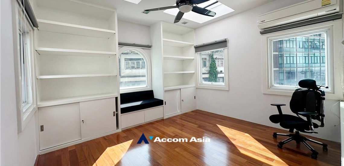 11  3 br Apartment for rent and sale in Sukhumvit ,Bangkok BTS Asok at The Truly Beyond AA34435