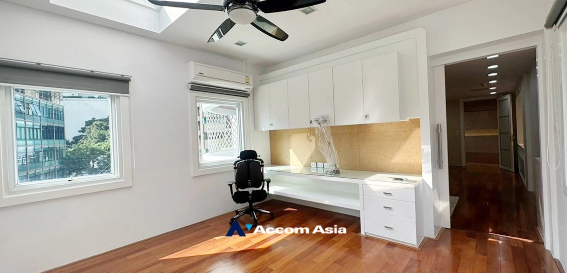 10  3 br Apartment for rent and sale in Sukhumvit ,Bangkok BTS Asok at The Truly Beyond AA34435