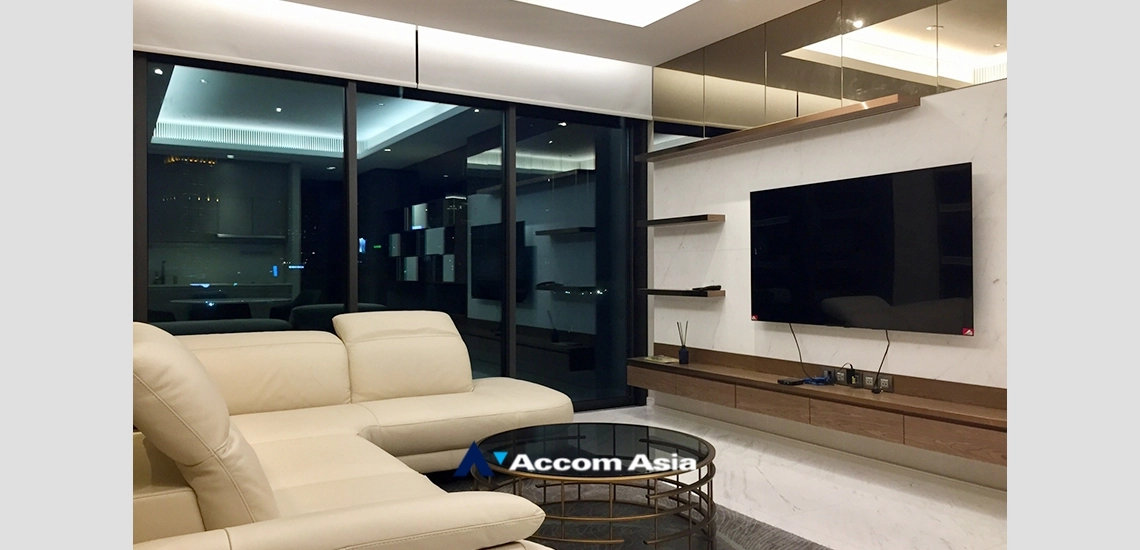 1  3 br Condominium For Rent in Ploenchit ,Bangkok BTS Ploenchit at Sindhorn Tonson AA34445