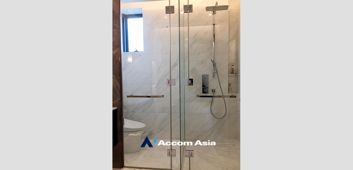 7  3 br Condominium For Rent in Ploenchit ,Bangkok BTS Ploenchit at Sindhorn Tonson AA34445