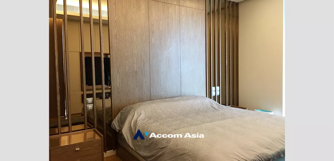 4  3 br Condominium For Rent in Ploenchit ,Bangkok BTS Ploenchit at Sindhorn Tonson AA34445