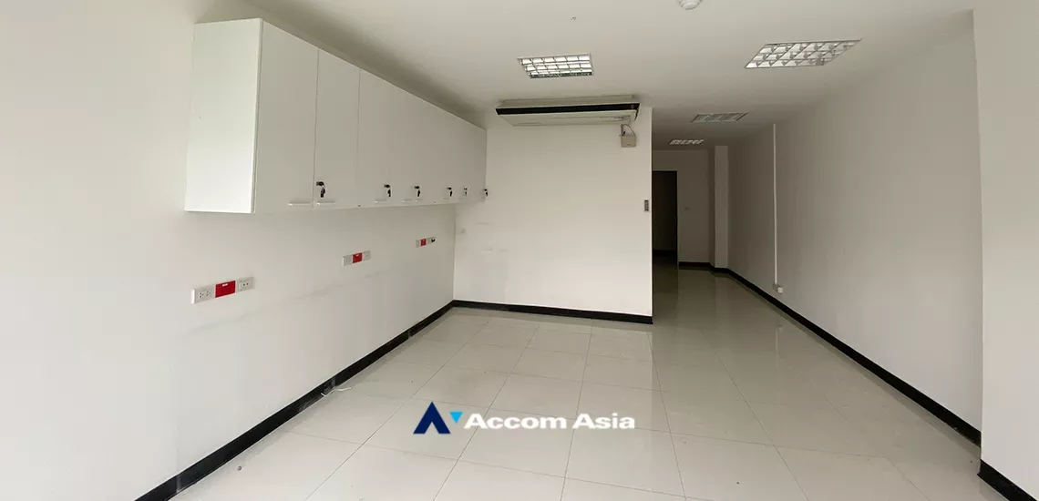 9  Office Space for rent and sale in Sukhumvit ,Bangkok BTS Phra khanong at PB Tower AA34447