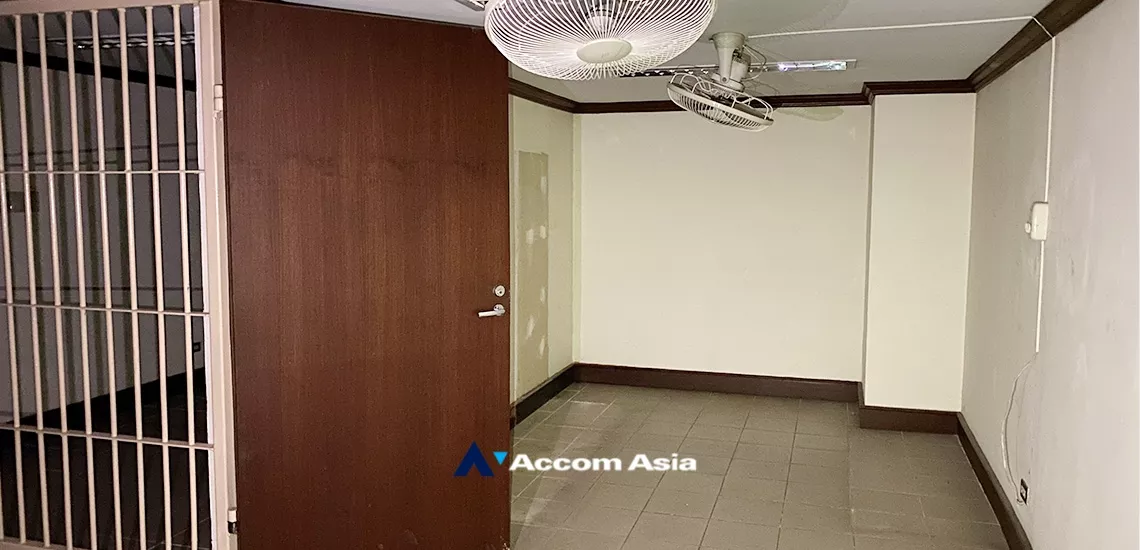 20  Office Space for rent and sale in Sukhumvit ,Bangkok BTS Phra khanong at PB Tower AA34447