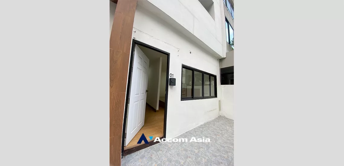  1  5 br Townhouse For Rent in sukhumvit ,Bangkok BTS Phrom Phong AA34449