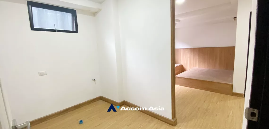 22  5 br Townhouse For Rent in sukhumvit ,Bangkok BTS Phrom Phong AA34449