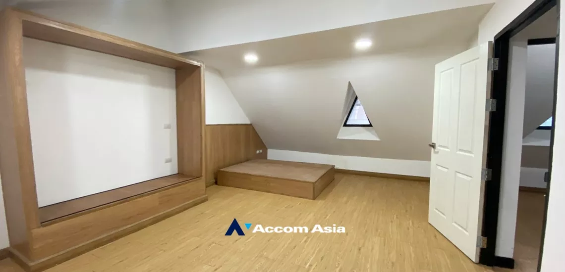 42  5 br Townhouse For Rent in sukhumvit ,Bangkok BTS Phrom Phong AA34449
