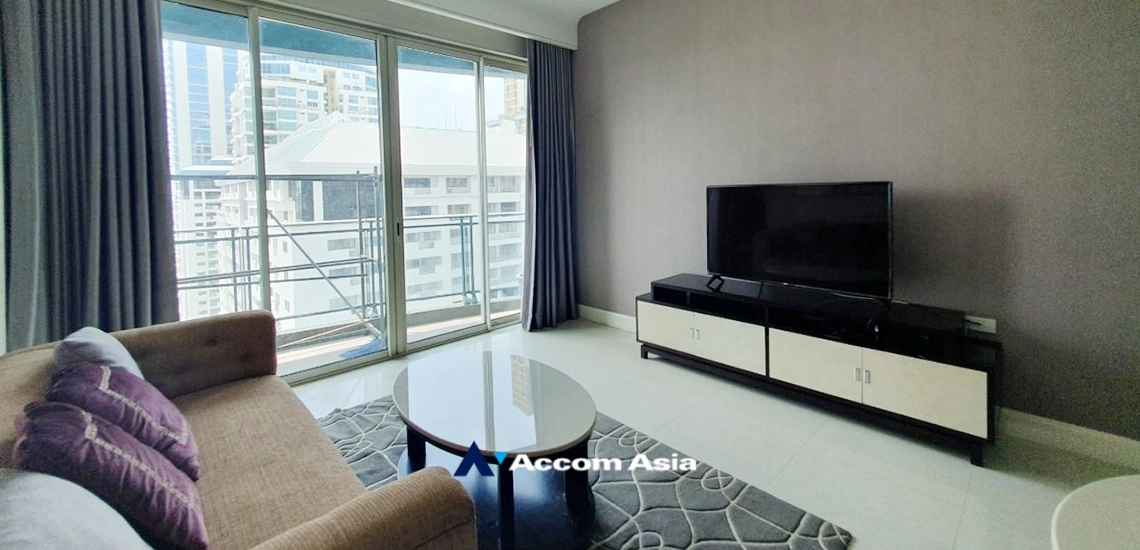  2 Bedrooms  Condominium For Rent in Ploenchit, Bangkok  near BTS Chitlom (AA34457)