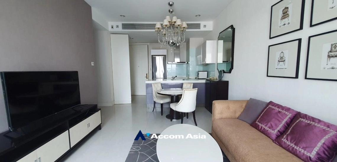  2 Bedrooms  Condominium For Rent in Ploenchit, Bangkok  near BTS Chitlom (AA34457)