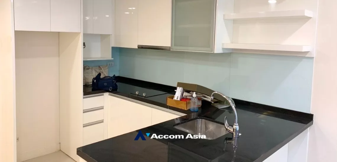 unit 2 Bedrooms  Condominium For Sale in Sukhumvit, Bangkok  near BTS Ekkamai (AA34496)
