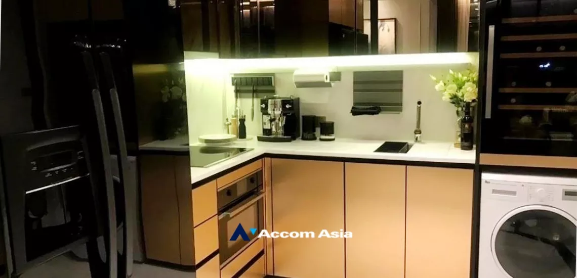  3 Bedrooms  Condominium For Sale in Sathorn, Bangkok  near BTS Chong Nonsi - MRT Lumphini (AA34497)