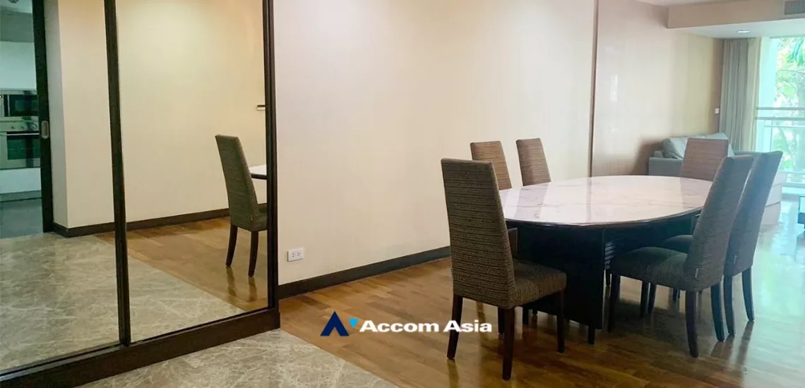  3 Bedrooms  Apartment For Rent in Sukhumvit, Bangkok  near BTS Thong Lo (AA34520)