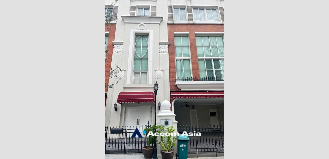  5 Bedrooms  House For Rent in Sukhumvit, Bangkok  near BTS Thong Lo (AA34525)