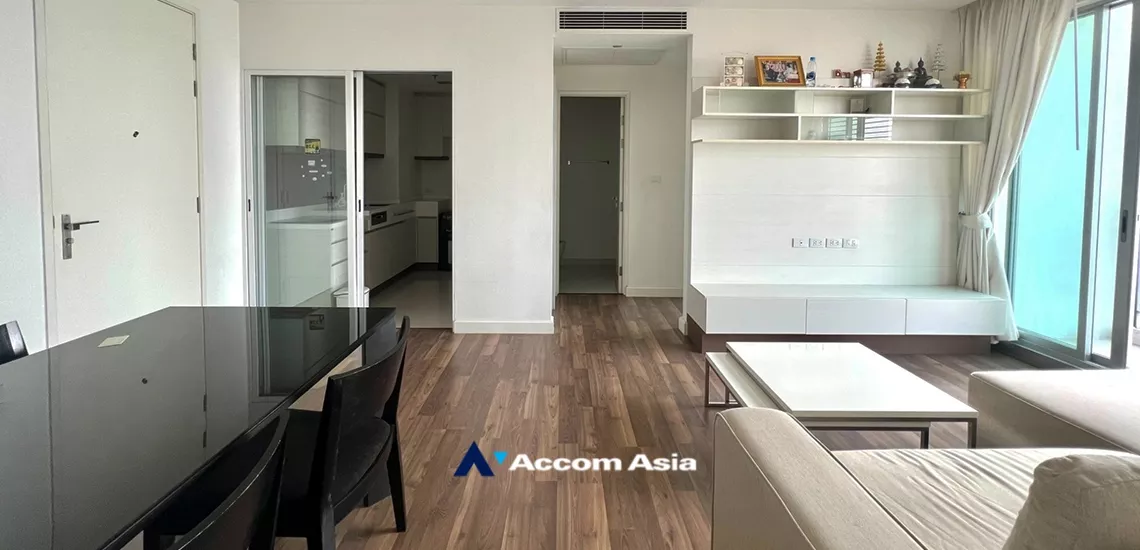  2 Bedrooms  Condominium For Sale in Dusit, Bangkok  near BTS Pho Nimit (AA34543)
