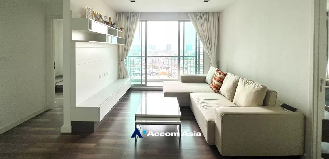  2 Bedrooms  Condominium For Sale in Dusit, Bangkok  near BTS Pho Nimit (AA34543)