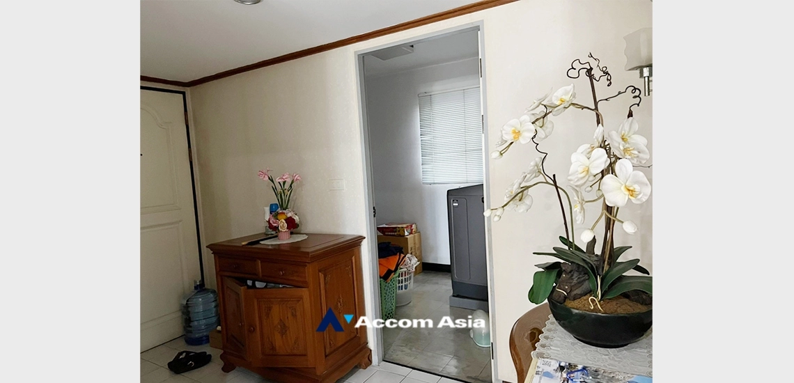 unit 3 Bedrooms  Condominium For Sale in Sukhumvit, Bangkok  near BTS Asok - MRT Phetchaburi (AA34547)
