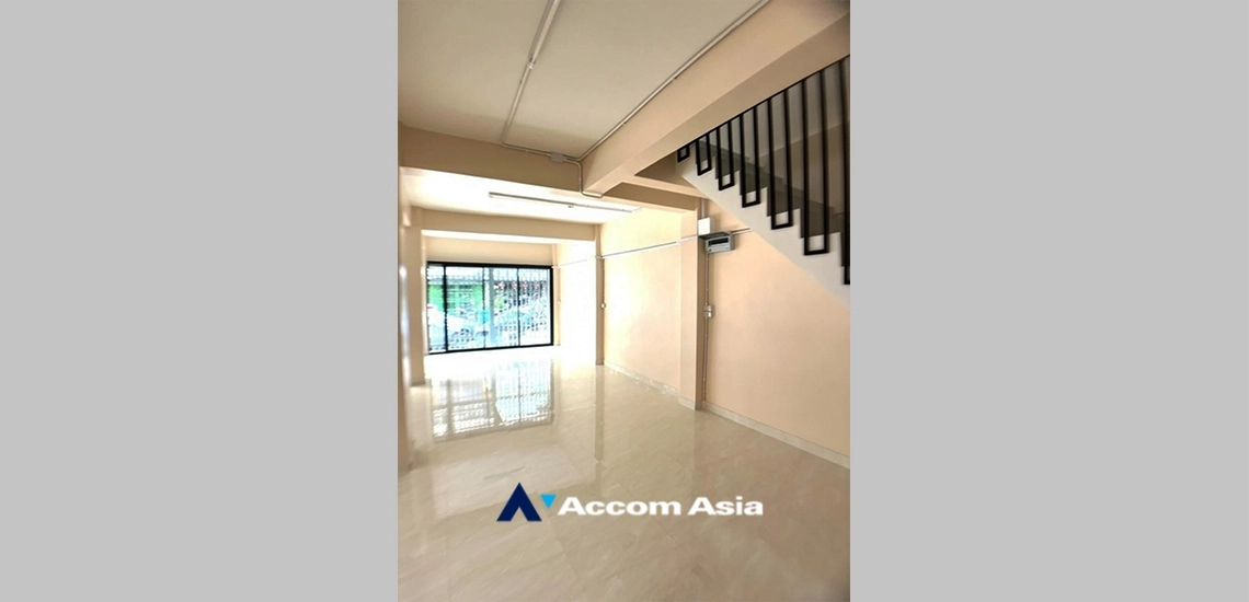 unit 3 Bedrooms  House For Sale in Rama 3, Bangkok  near BRT Rama III Bridge (AA34548)