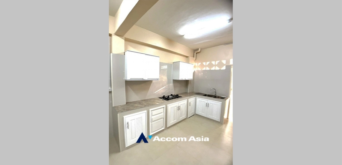 unit 3 Bedrooms  House For Sale in Rama 3, Bangkok  near BRT Rama III Bridge (AA34548)