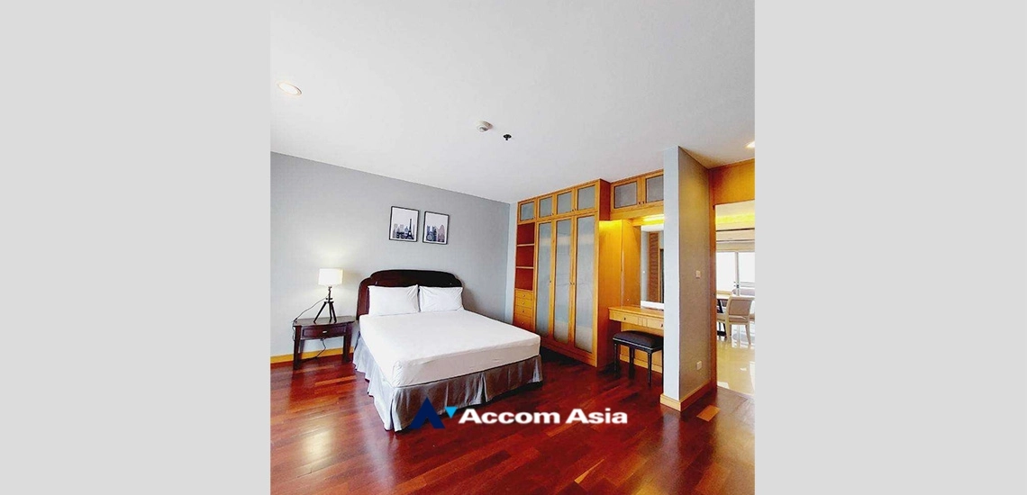 7  3 br Apartment For Rent in Sathorn ,Bangkok MRT Lumphini at Cozy and Convenient Apartment Near Garden Intl AA34550