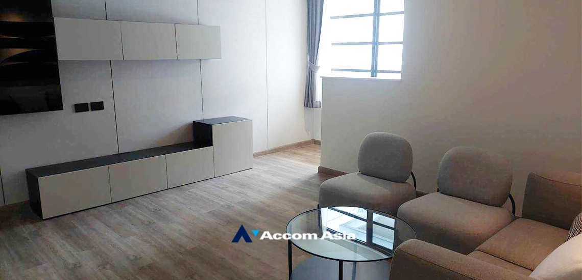 15  4 br Apartment For Rent in Sathorn ,Bangkok BTS Sala Daeng - MRT Lumphini at Children Dreaming Place - Garden AA34552