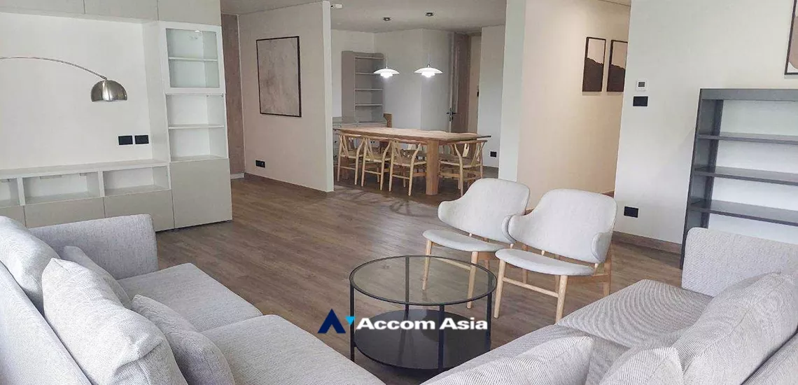  4 Bedrooms  Apartment For Rent in Sathorn, Bangkok  near BTS Sala Daeng - MRT Lumphini (AA34552)