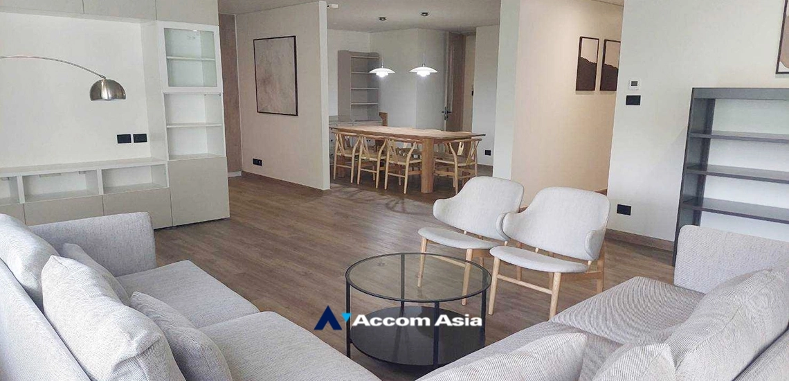 unit 4 Bedrooms  Apartment For Rent in Sathorn, Bangkok  near BTS Sala Daeng - MRT Lumphini (AA34552)