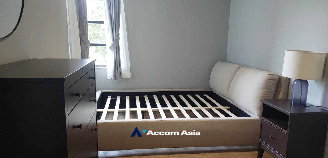 7  4 br Apartment For Rent in Sathorn ,Bangkok BTS Sala Daeng - MRT Lumphini at Children Dreaming Place - Garden AA34552