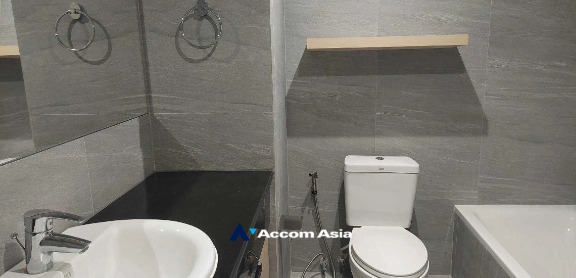 17  4 br Apartment For Rent in Sathorn ,Bangkok BTS Sala Daeng - MRT Lumphini at Children Dreaming Place - Garden AA34552