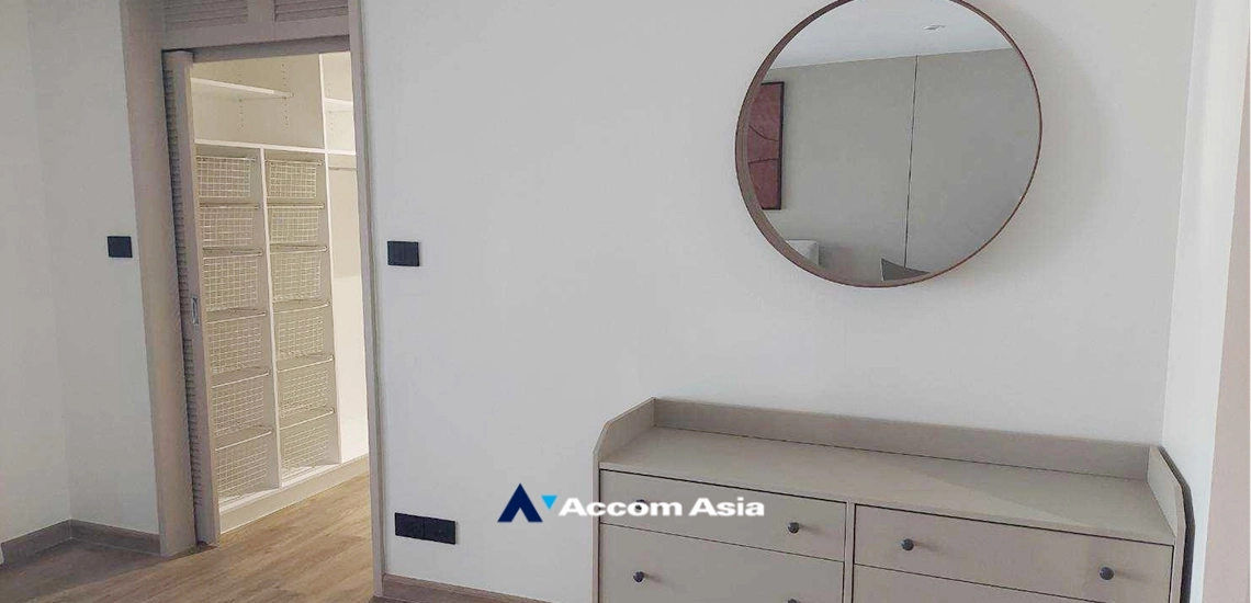 14  4 br Apartment For Rent in Sathorn ,Bangkok BTS Sala Daeng - MRT Lumphini at Children Dreaming Place - Garden AA34552