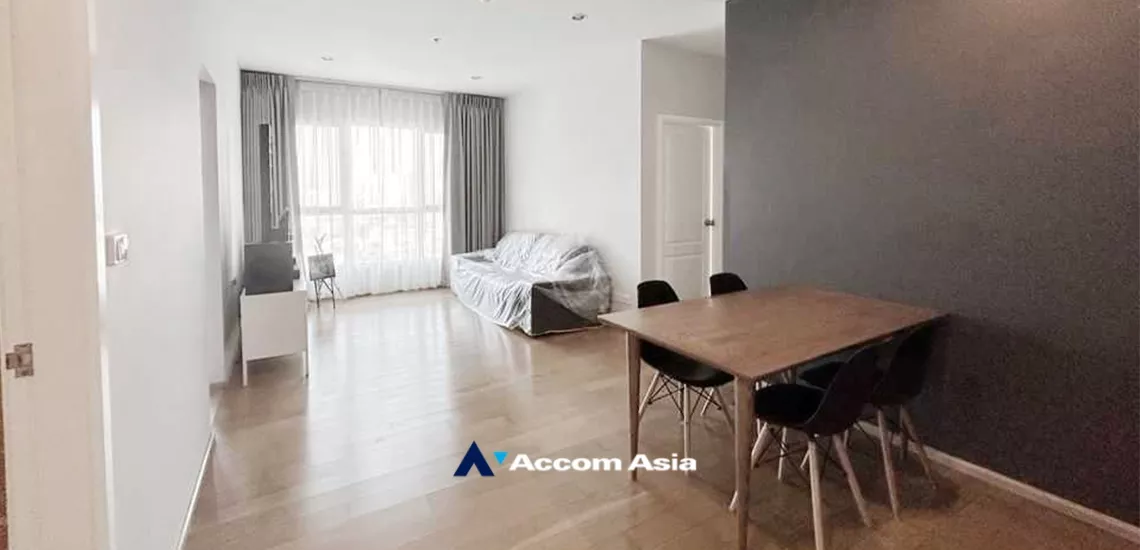 Hive Sathorn Condominium  2 Bedroom for Sale BTS Krung Thon Buri in Charoennakhon Bangkok