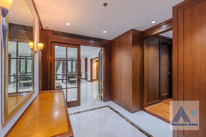 5  3 br Condominium for rent and sale in Ploenchit ,Bangkok BTS Chitlom at Somkid Gardens AA34560