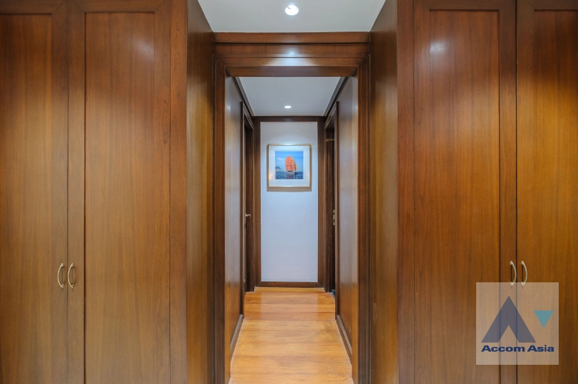 4  3 br Condominium for rent and sale in Ploenchit ,Bangkok BTS Chitlom at Somkid Gardens AA34560