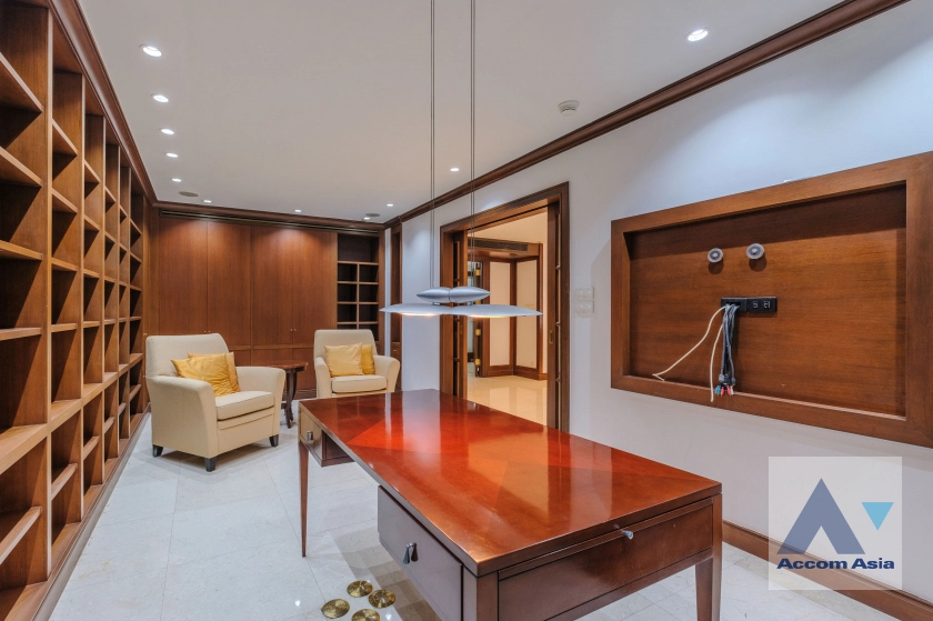 14  3 br Condominium for rent and sale in Ploenchit ,Bangkok BTS Chitlom at Somkid Gardens AA34560