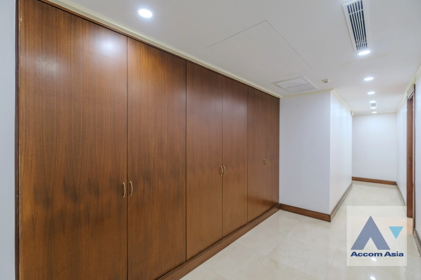 18  3 br Condominium for rent and sale in Ploenchit ,Bangkok BTS Chitlom at Somkid Gardens AA34560