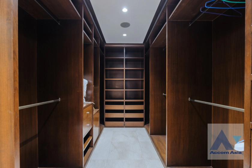 23  3 br Condominium for rent and sale in Ploenchit ,Bangkok BTS Chitlom at Somkid Gardens AA34560