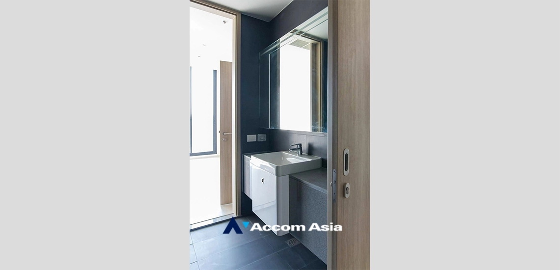 8  2 br Condominium For Sale in Ploenchit ,Bangkok BTS Ploenchit at Noble Ploenchit AA34583