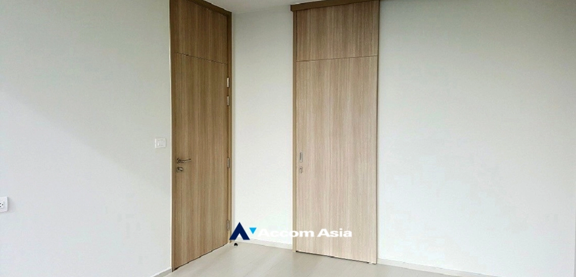 4  2 br Condominium For Sale in Ploenchit ,Bangkok BTS Ploenchit at Noble Ploenchit AA34583