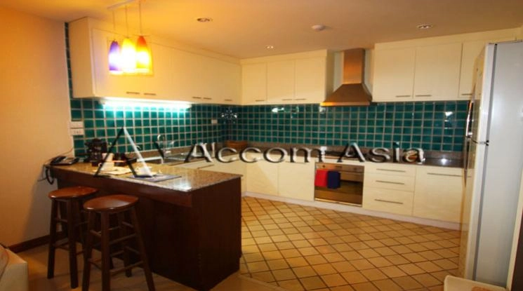 unit 3 Bedrooms  Condominium For Rent in Sukhumvit, Bangkok  near BTS Phrom Phong (24880)