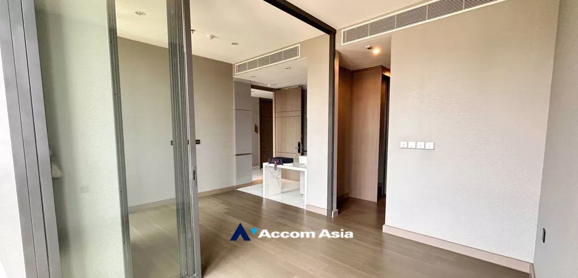 4  1 br Condominium For Sale in Ratchadapisek ,Bangkok BTS Asok - ARL Makkasan at The Esse At Singha Complex AA34596