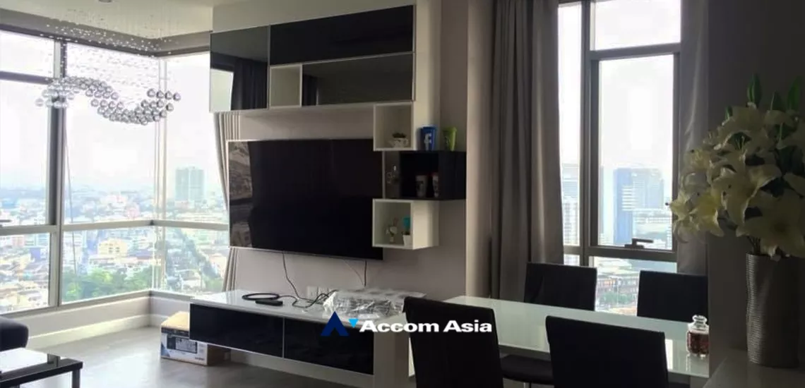  2 Bedrooms  Condominium For Sale in Ploenchit, Bangkok  near MRT Hua Lamphong (AA34598)